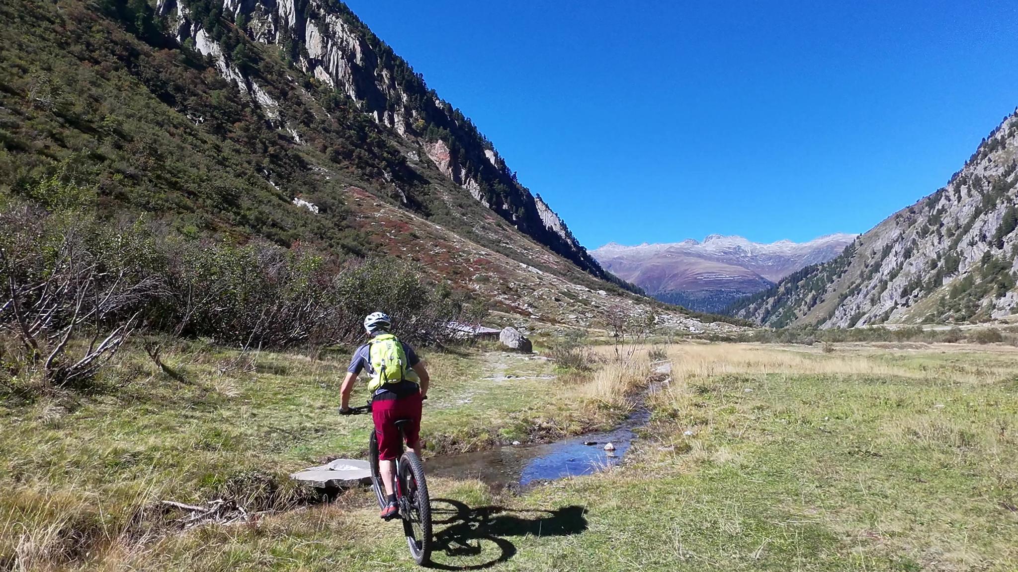 Descente par le chemin muletier